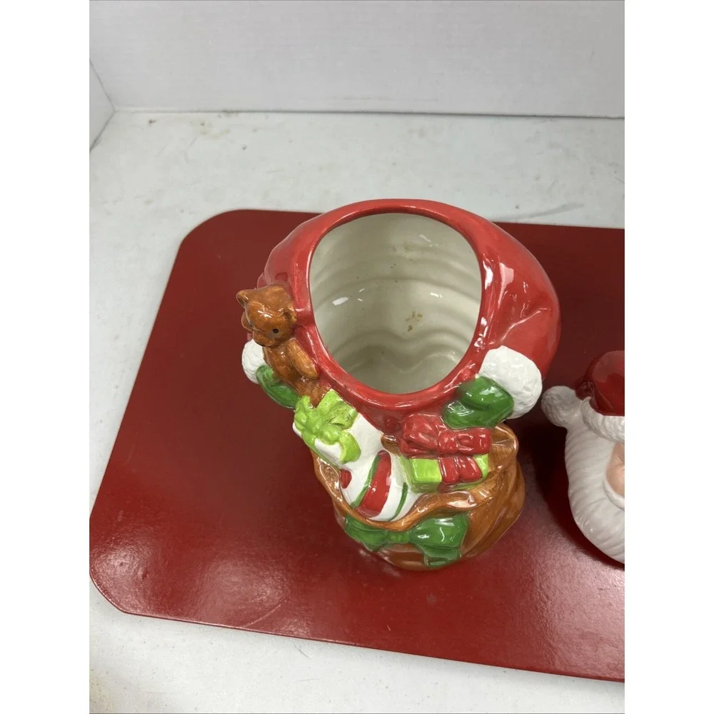 Santa Cookie/Candy Jar Seasons's‎ Greetings 8.5